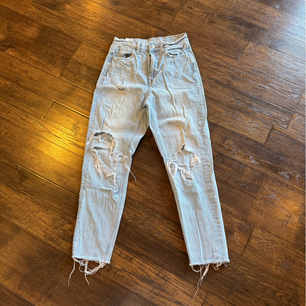 American Eagle Outfitters size 00 short Distressed Light Blue Jeans